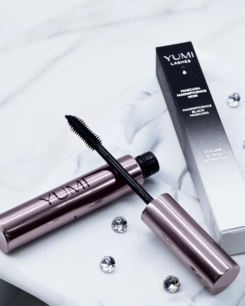 Magnificence Black Mascara fra Yumi